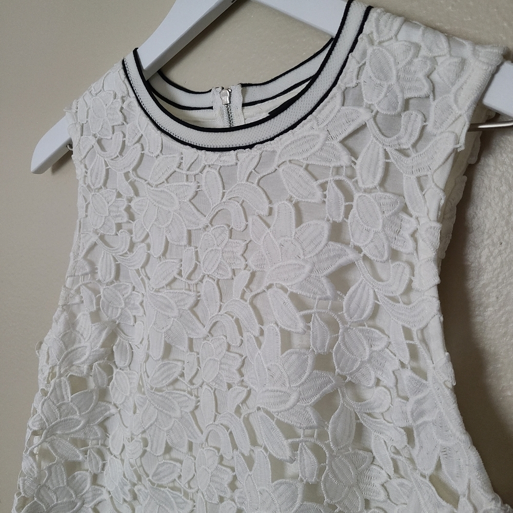Banana Republic White Chunky Lace Sleeveless Top